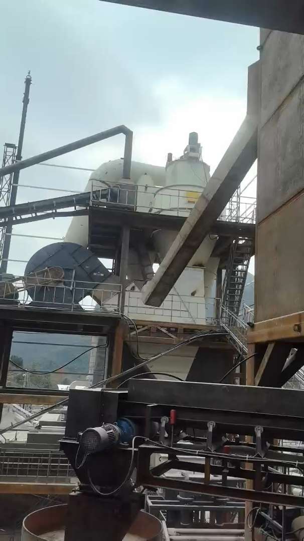 2000復合選機制砂臺時處理量200噸現(xiàn)場生產(chǎn)視頻